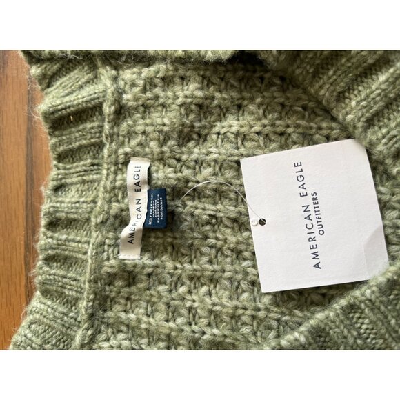 American Eagle Outfitters celery green v-neck sweater size XS NWT - Picture 3 of 10